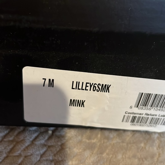 INC Suede Pumps with small studs - Picture 7 of 8